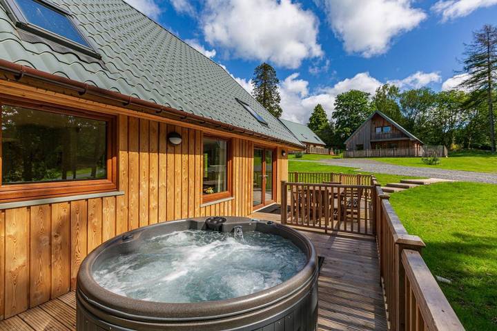 Holiday rental for 6 people, with Balcony and Hot tub as well as Terrace in Newton Stewart