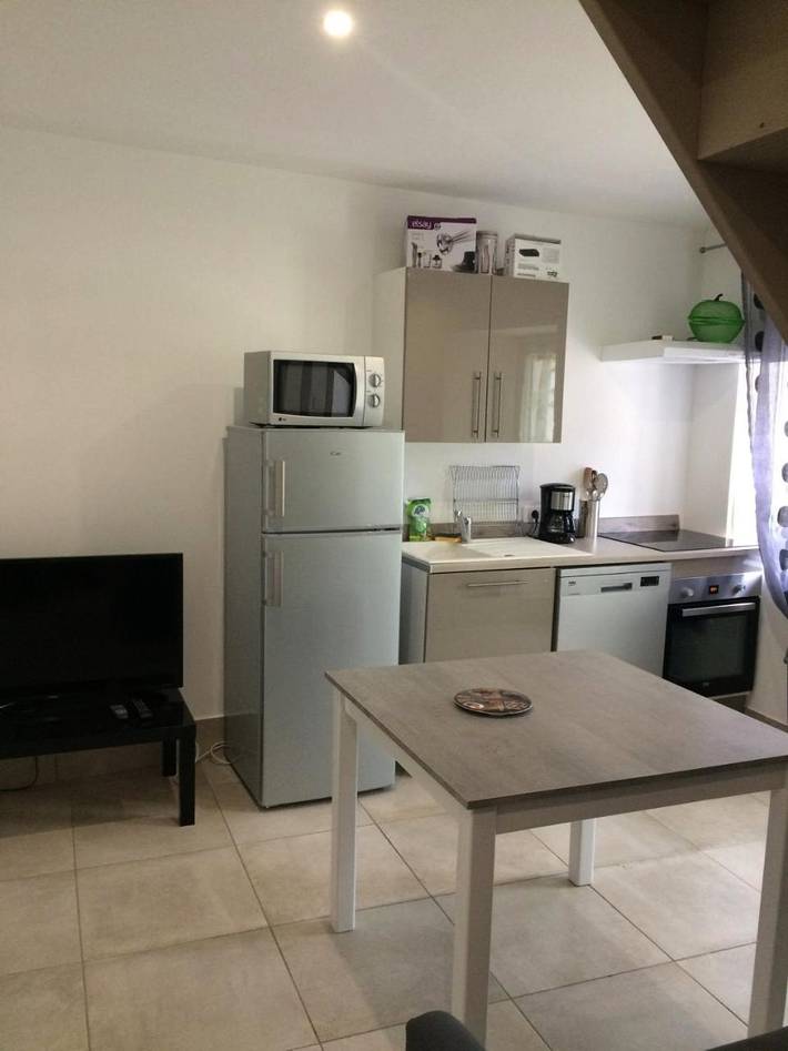 Location de vacances pour 6 personnes, avec jardin ainsi que vue et piscine à Jaujac - 2