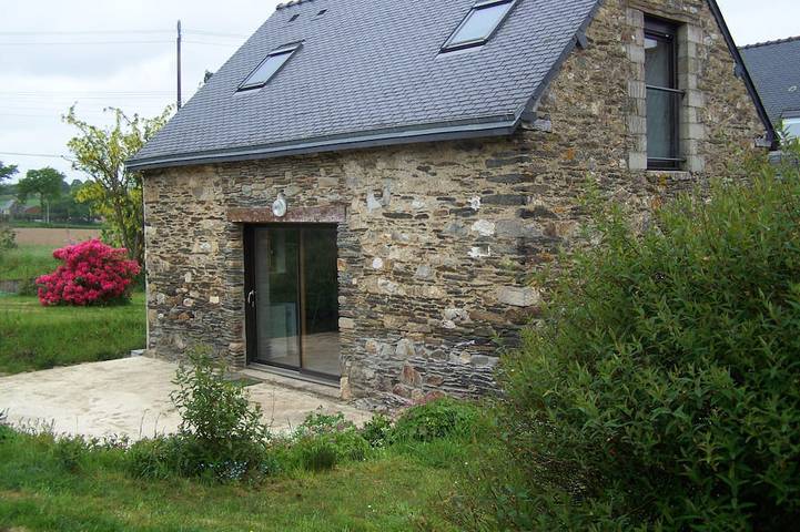 Location de vacances pour 4 personnes, avec Terrasse et Jardin à Mûr-de-Bretagne