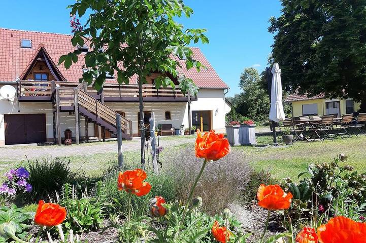 Ferienwohnung für 2 Personen, mit Balkon und Garten