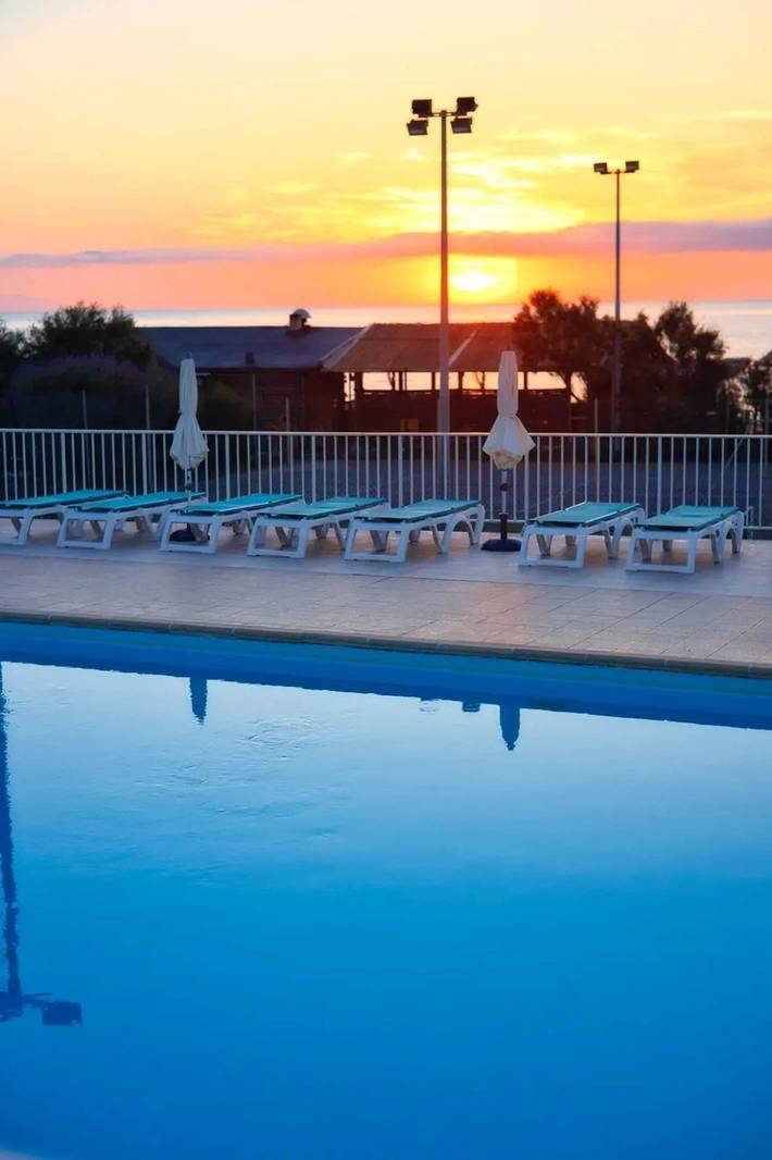 Gîte pour 4 personnes, avec terrasse et piscine à Cervione - 2