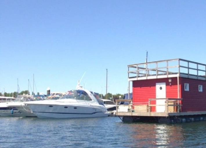 Hausboot für 4 Personen, mit Terrasse und Ausblick in der Mecklenburger Bucht