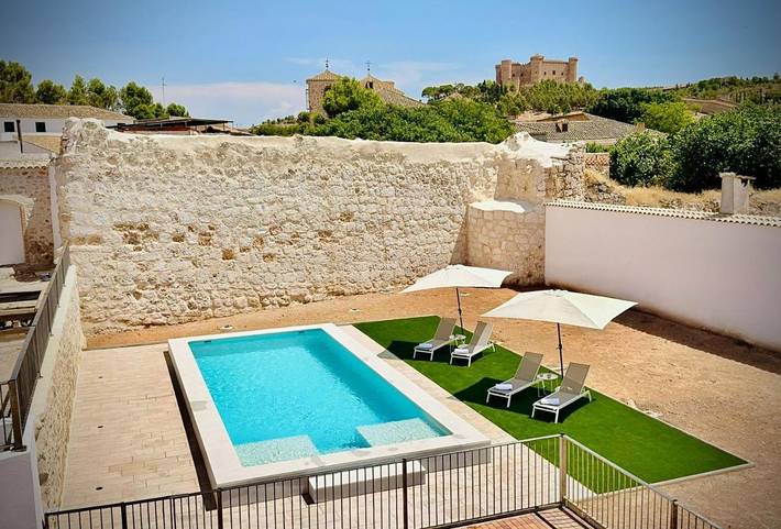 Casa rural para 4 personas, con jardín además de vistas y piscina, Se admiten mascotas en Belmonte (Espanha)