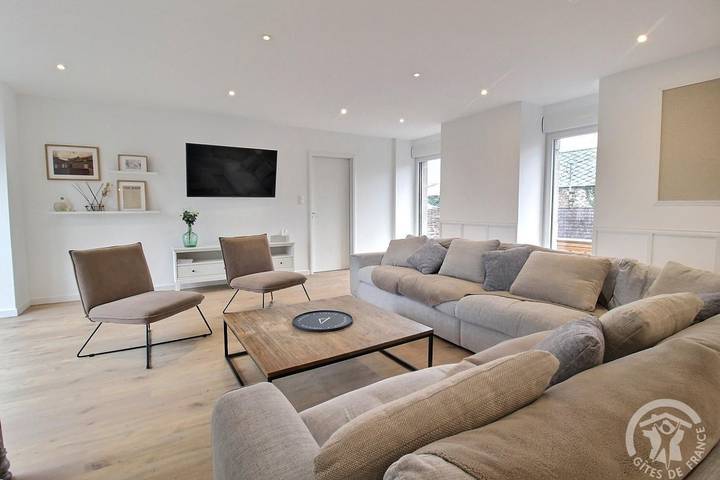 Gîte pour 8 personnes, avec Terrasse et Jardin