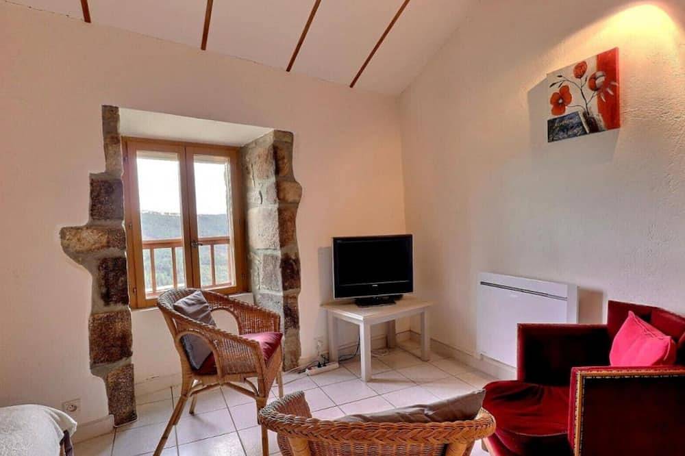 Gîte « Le Nid » avec jardin commun et Wi-Fi in Chazeaux, Parc naturel régional des Monts d'Ardèche