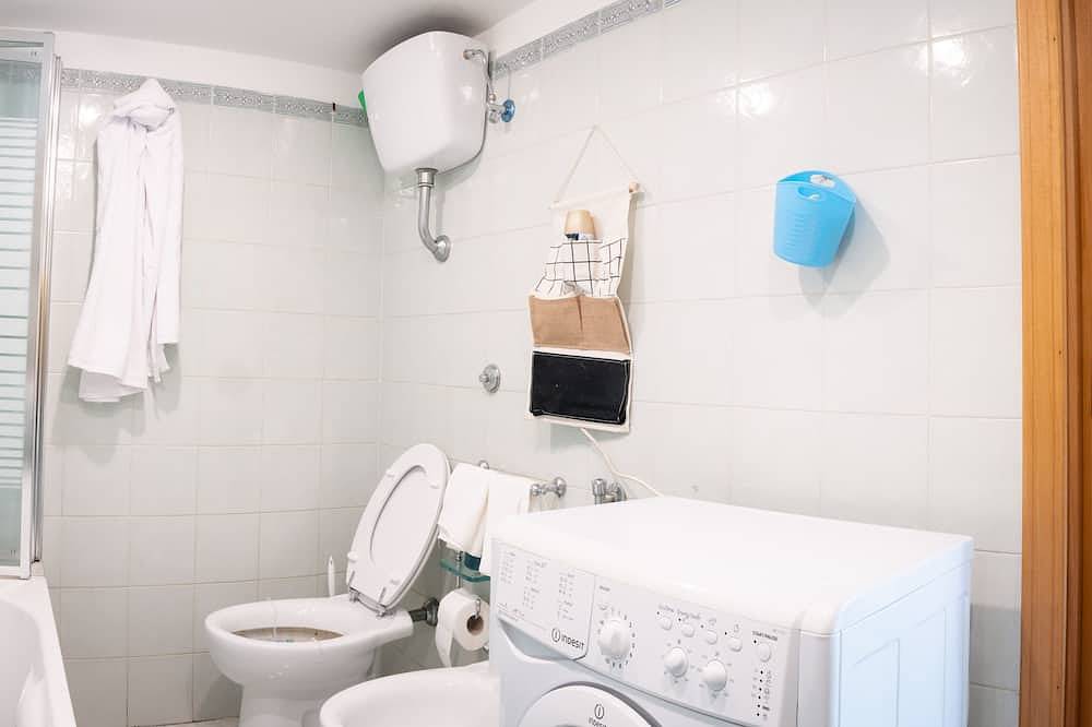 Entire apartment, Relaxing, comfortable and practical for visiting Naples in Naples, Naples Province