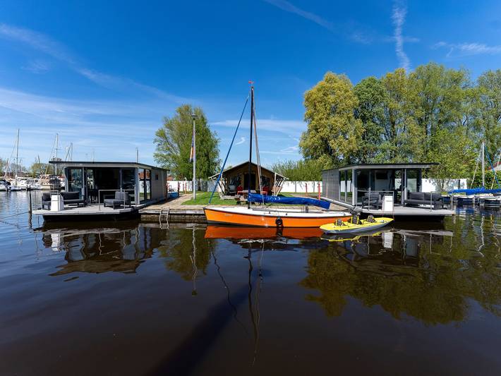 Hausboot für 4 Personen, mit Terrasse, mit Haustier in Friesland - 2