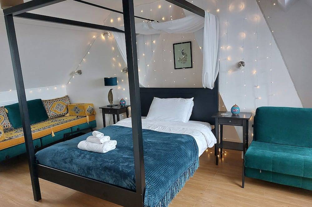 Pilgrims of the Goddess - Room 7 in Glastonbury, Somerset