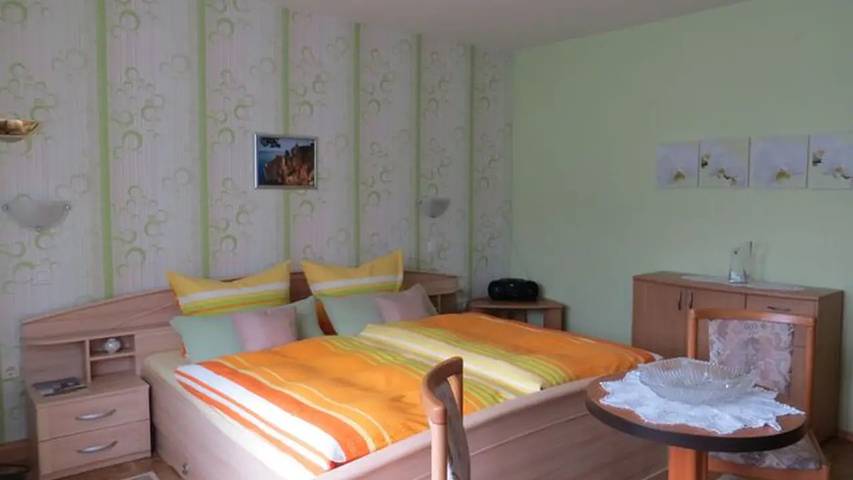 Ferienwohnung für 6 Personen, mit Pool und Garten in Bad Liebenstein - 2