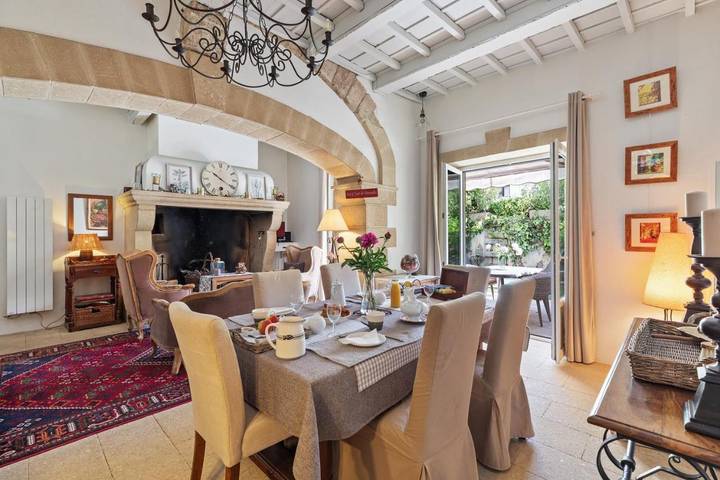 Ferienwohnung für 2 Personen, mit Terrasse und Garten sowie Pool in Valros