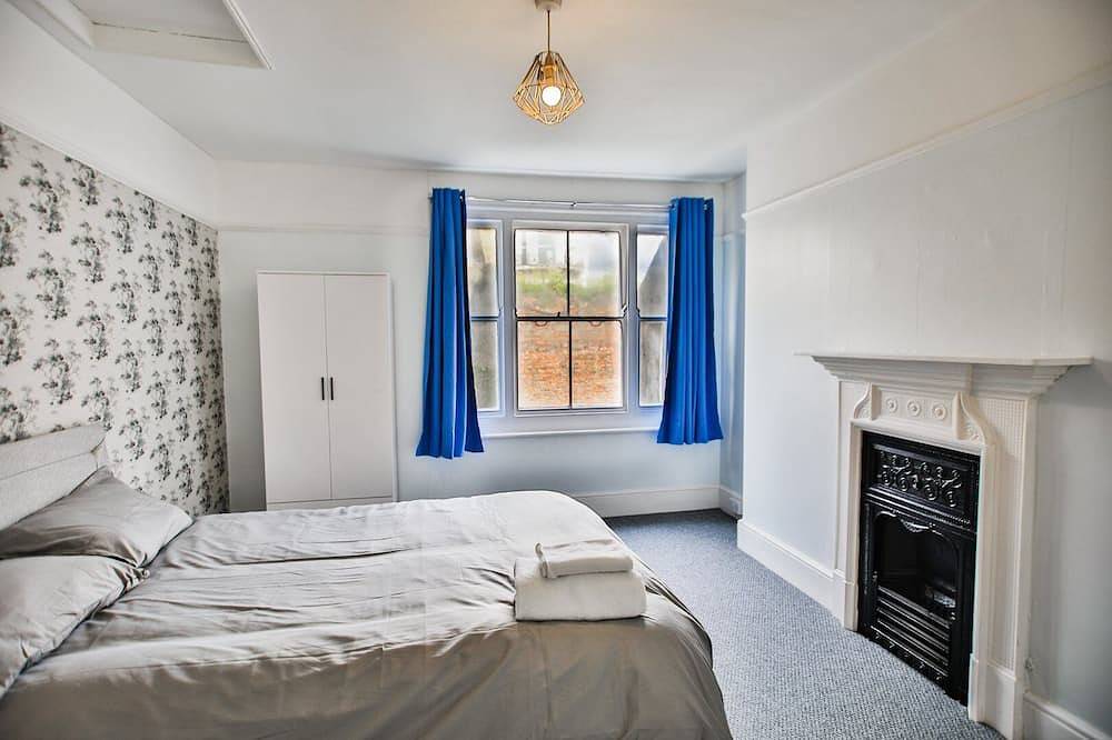 Entire apartment, The Penthouse of Palace Court in Hastings, East Sussex