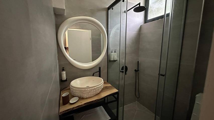 Location de vacances pour 7 personnes, avec jardin à Himarë - 4