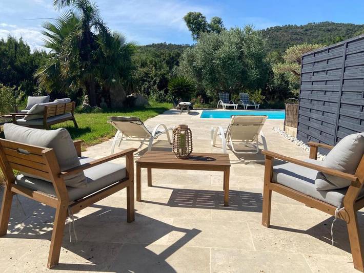 Maison d’hôte pour 2 personnes, avec piscine ainsi que vue et jardin