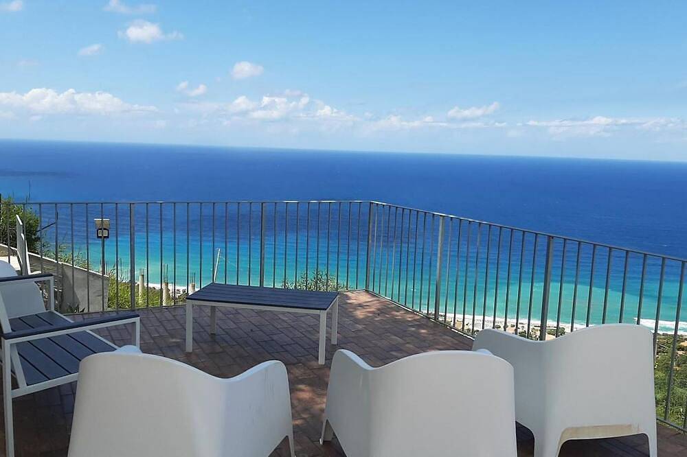 Zambrone 6 Km From Tropea Elegant Sea View With Air Conditioning, Garden, P in Parghelia, Vibo Valentia Provinz