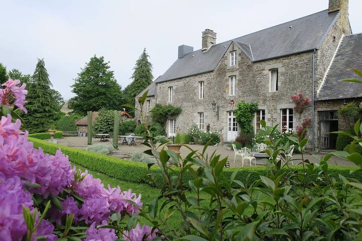 Location de vacances pour 18 personnes, avec sauna ainsi que jacuzzi et jardin à Le Mesnil-Garnier
