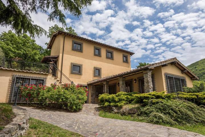 Villa per 8 persone, con Terrazza e Giardino nonché Panorama a Viterbo