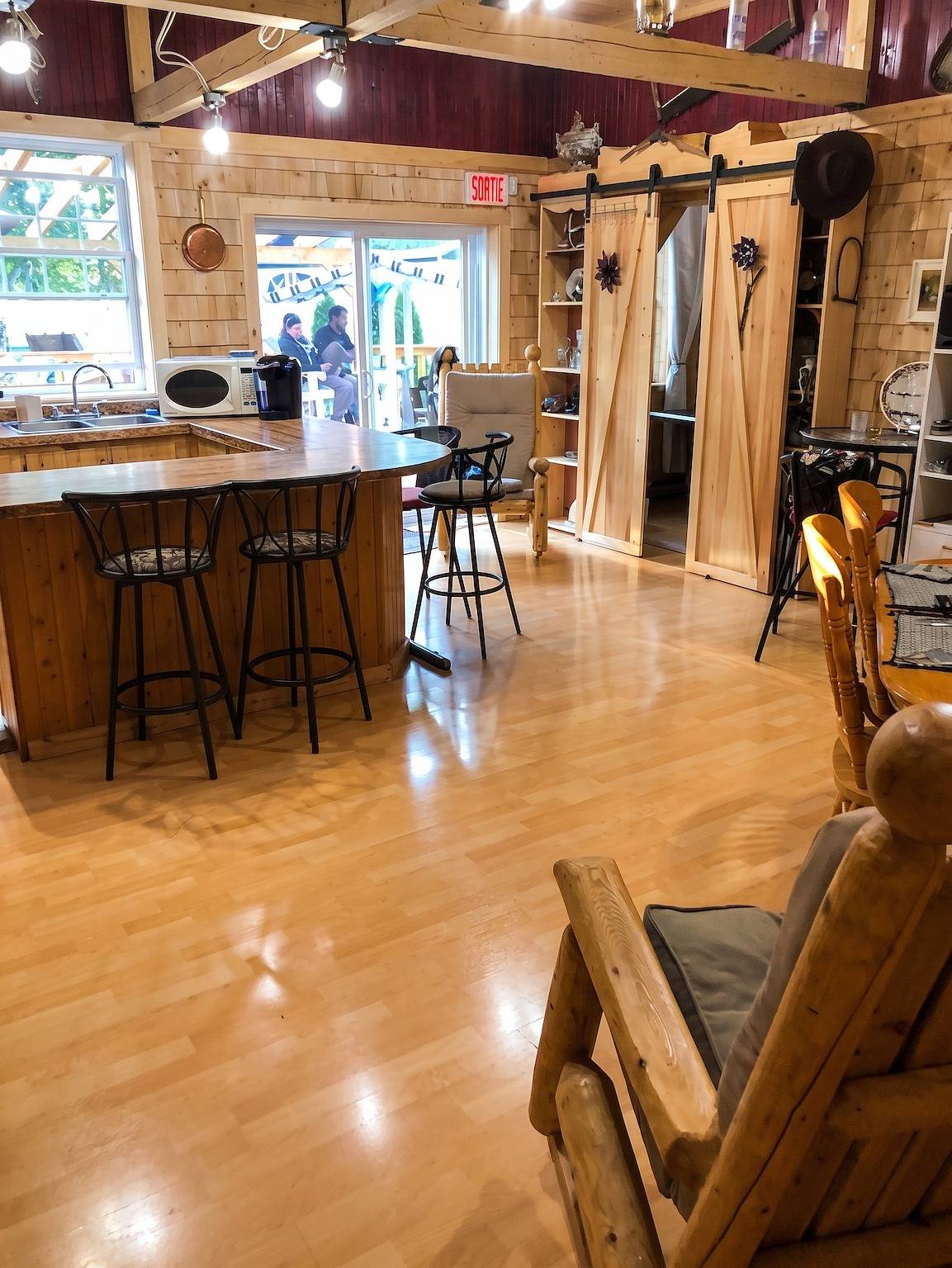 Apartamento entero, Apartamento cómodo Sainte-Angèle-de-Mérici 80 m² balcón! in Quebec