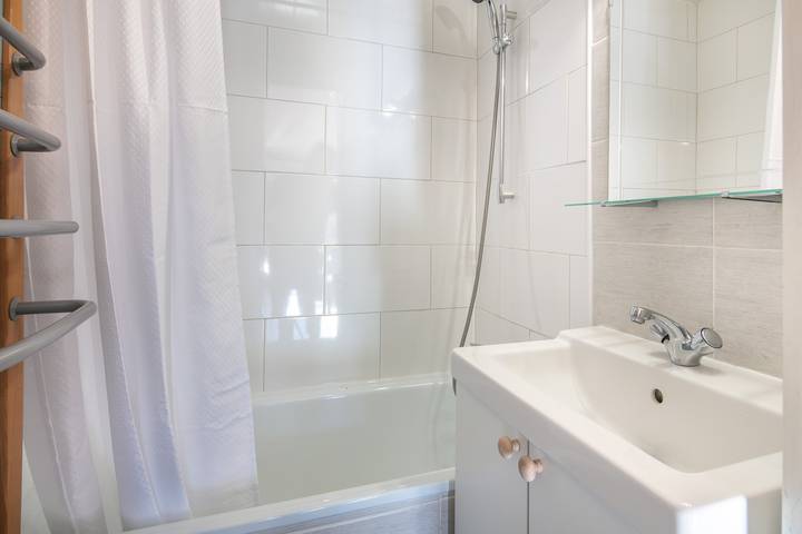 Ganze Wohnung, Ferienwohnung für 5 Personen mit Balkon in Chamrousse, Nationalpark Écrins