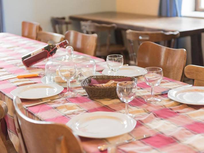 Location de vacances pour 12 personnes, avec piscine et terrasse, animaux acceptés à Vireux-Wallerand - 4