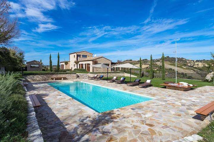 Casa vacanza per 8 persone, con giardino e terrazza in Monteprandone