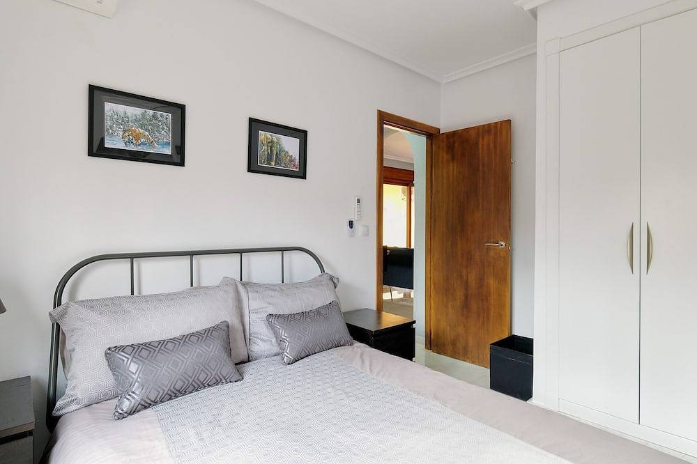 Entire apartment, La Finca Golf Barbara Anns west facing garden views to club house, Wifi Aircon in Orihuela, Costa Blanca