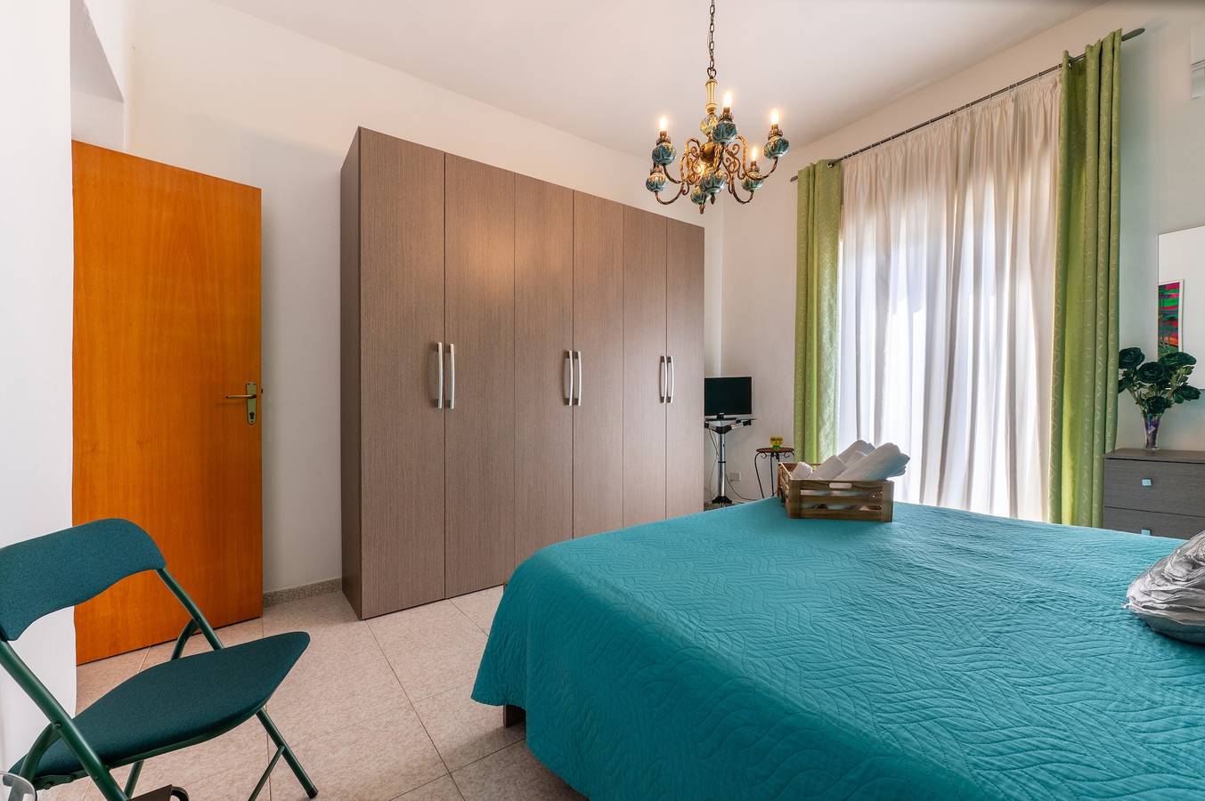 B&B Nodo Francescano - Habitación Verde con vistas al mar, Wi-Fi y aire acondicionado in Porto Empedocle, Provincia de Agrigento
