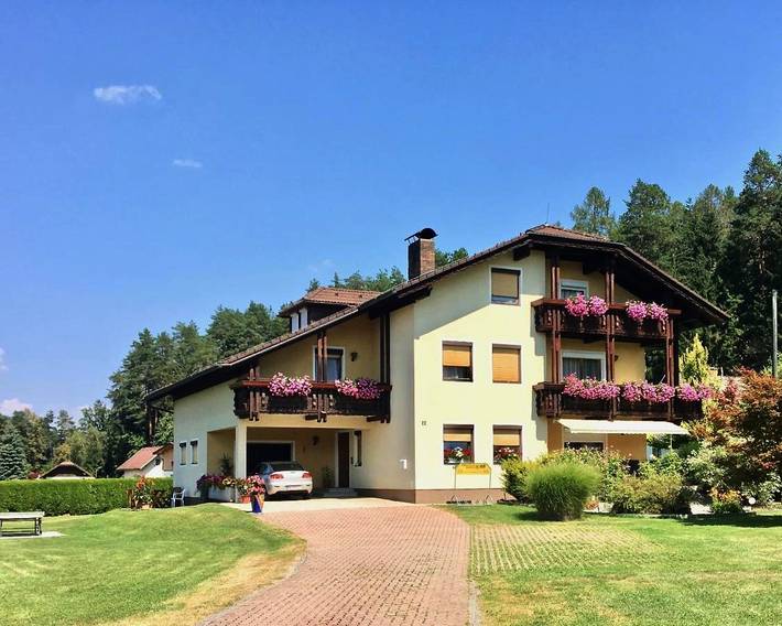 Ferienwohnung für 4 Personen, mit Ausblick und Garten
