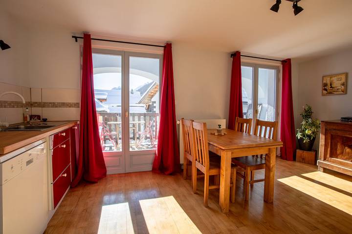 Gîte pour 4 personnes, avec sauna et piscine ainsi que balcon et jardin à Arvieux - 2