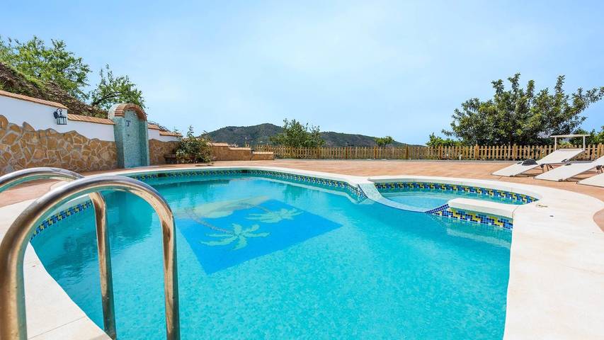 Chalet para 8 personas, con Balcón/Terraza además de Jacuzzi y Piscina en Axarquía - 2