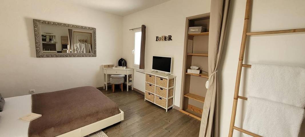 Gîte pour 2 personnes, avec jardin ainsi que jacuzzi et balcon à Malves-en-Minervois - 3