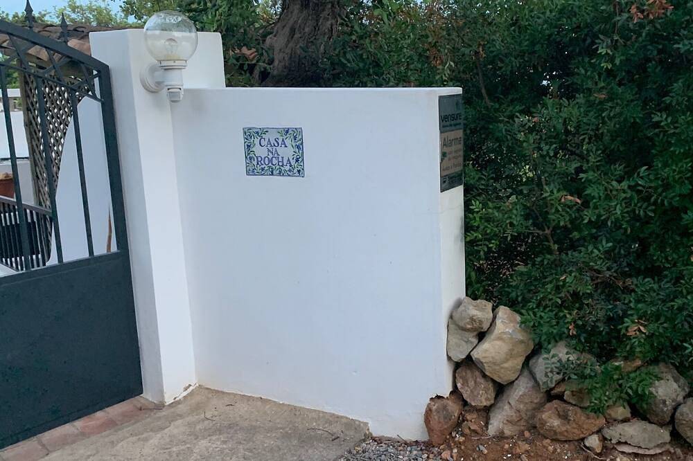 Ruhig gelegene Familienvilla mit Pool und schöner Aussicht bei Faro (+ Wifi/Ac) in Estoi, Faro