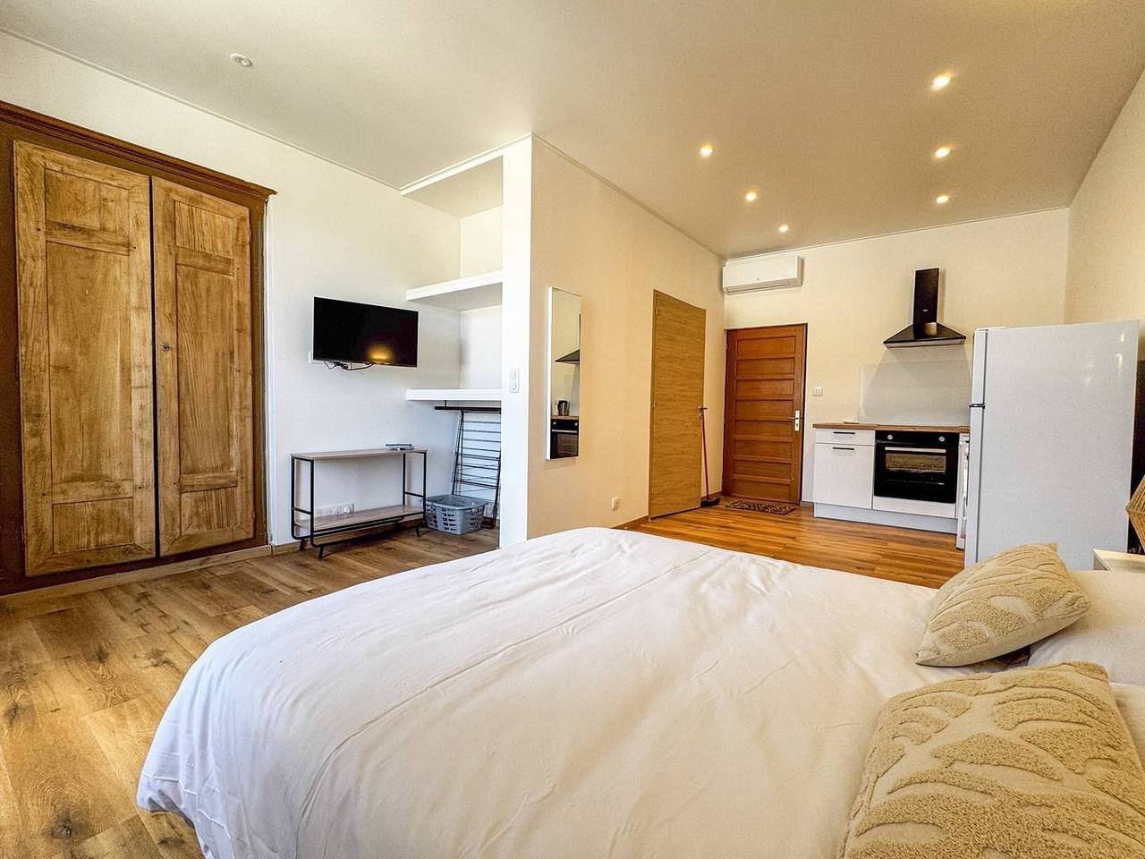 Estudio entero, Studio Francescu – Charming Apartment in the Heart of Propriano in Propriano, Distrito de Sartène