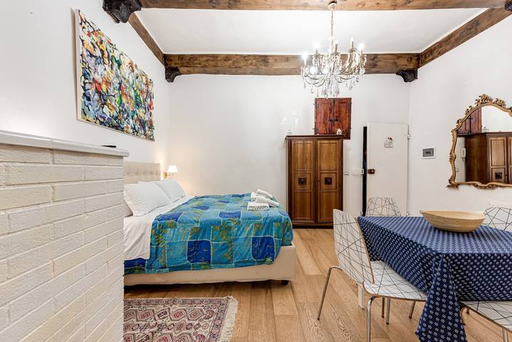 Geheel appartement, Appartement 'Quiet Independent at the Duomo' met Wi-Fi en airconditioning in Florence city center, Florence