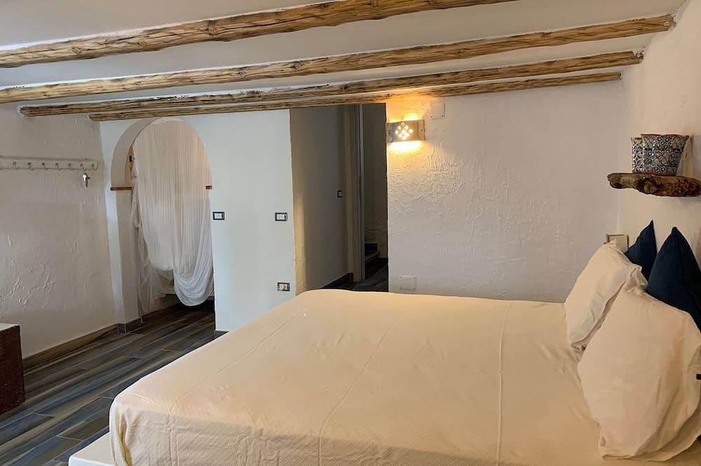 Entire apartment, Casetta Ale 20 mt from the sea in Tancau sul Mare, Lotzorai