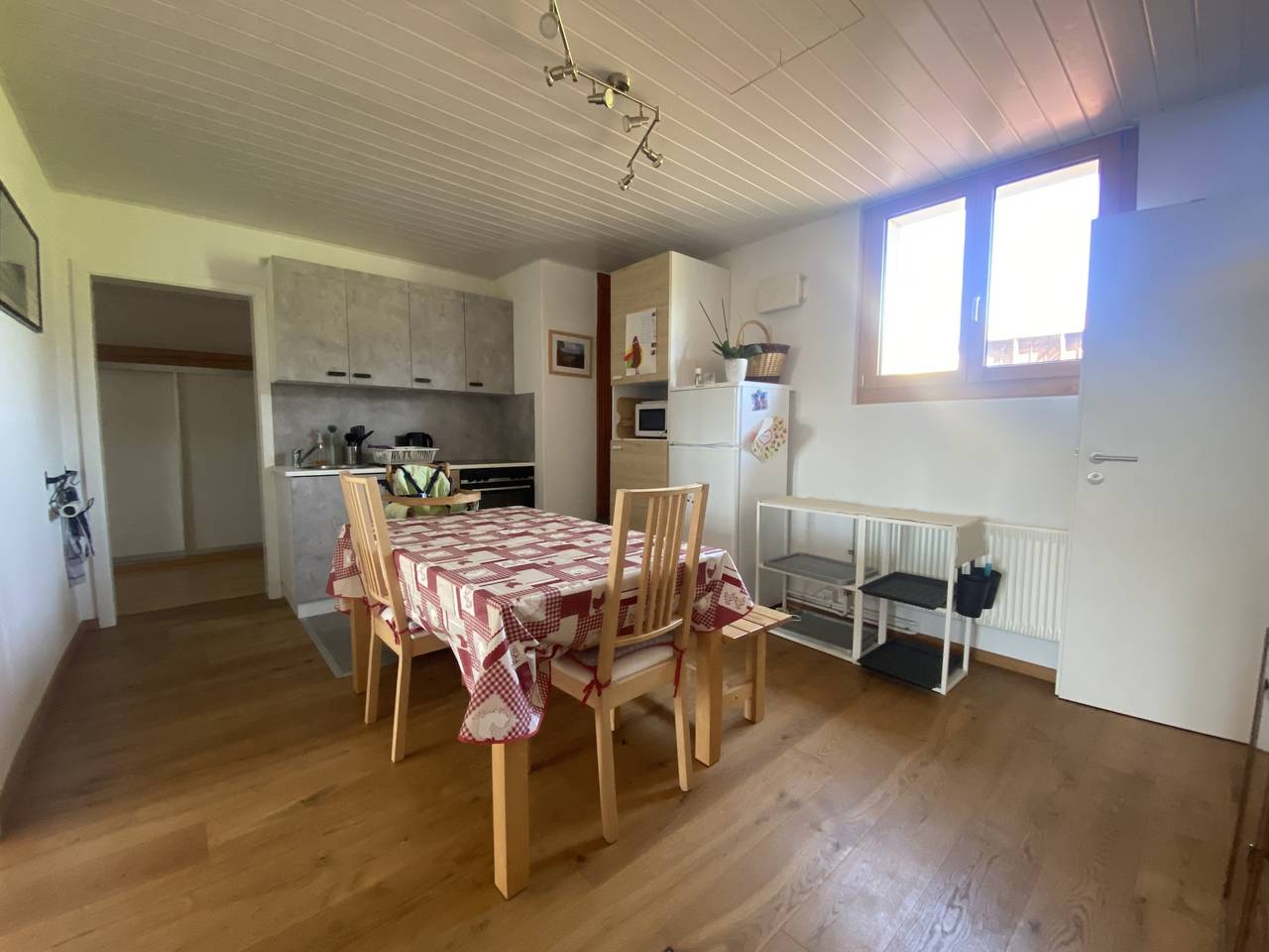 Ganze Ferienwohnung, Appartement - La Chaux 24 - Ferienwohnung (1-5 Pers.) in Brandisholz, Kanton Jura