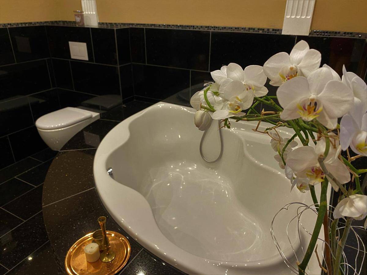 Ganze Wohnung, Fewo Herbst in der Villa Waldrand mit Luxus Bad in Bad Wünnenberg, Nordrhein-Westfalen