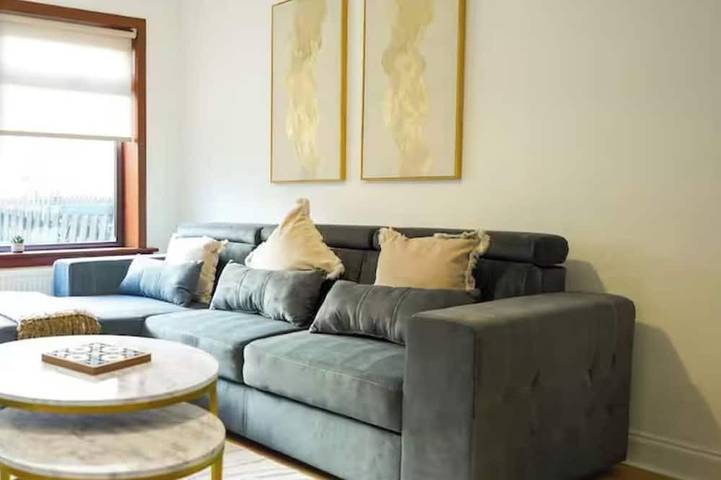 Vacation rental for 9 people, with yard, with pets in Livingston