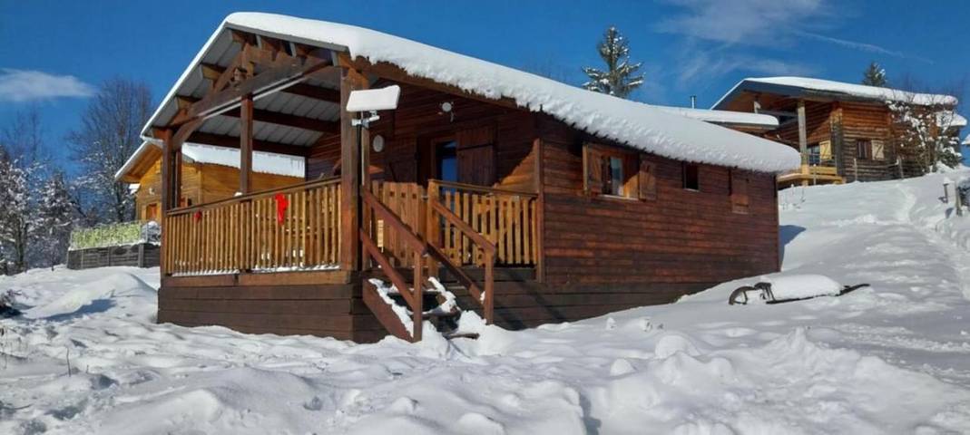 Gîte pour 4 personnes, avec jardin ainsi que piscine et vue, animaux acceptés à Saint-Laurent-en-Grandvaux - 2