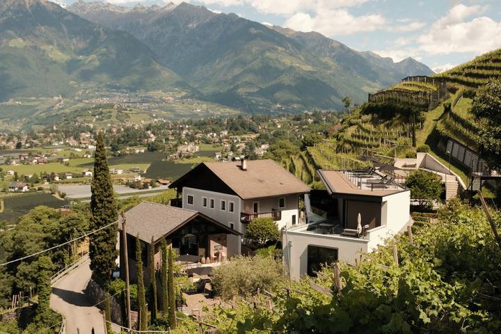 Ferienwohnung für 2 Personen, mit Balkon und Sauna in Meran