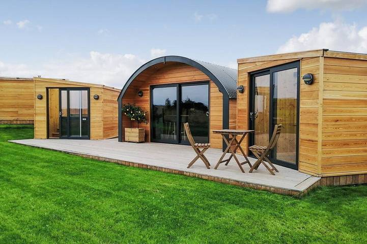 Glamping for 4 people, with garden in Moray