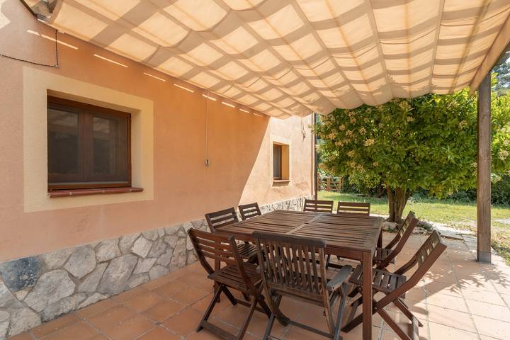 Casa rural para 10 personas, con jardín, Se admiten mascotas en Cataluña - 3