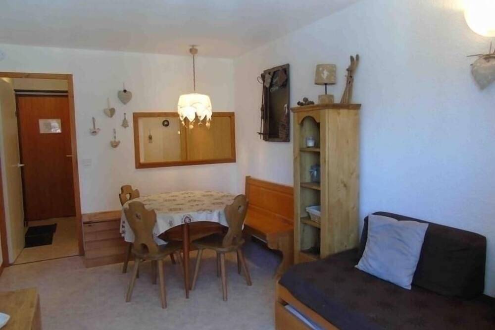 Apartamento entero, 2 Piezas para 4 pers. en Valfréjus cerca de pistas, balcón, parking gratuito in Valfréjus, Modane