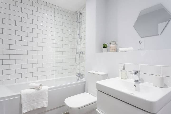 Ganze Wohnung, Modern 1Br Apt in Central Brum with Balcony in Birmingham, Birmingham und Umgebung