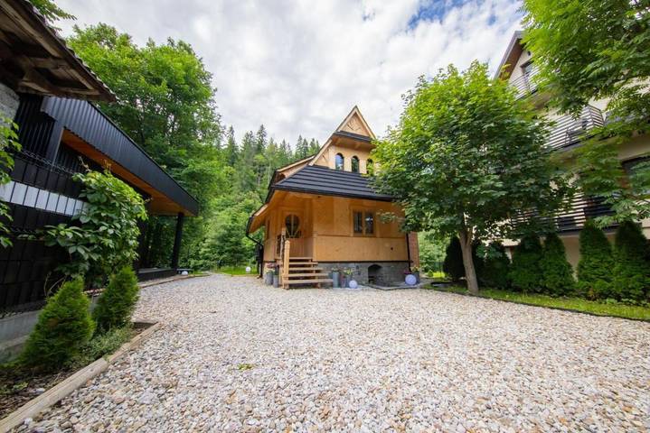 Location de vacances pour 5 personnes, avec Balcon et Jacuzzi ainsi que Terrasse et Jardin à Poronin - 4