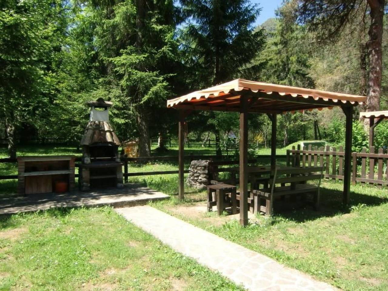 Erdgeschosswohnung mit möbliertem Garten, foto 15