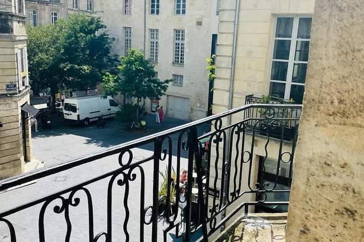 Gîte pour 4 personnes, avec balcon dans Theatre Femina