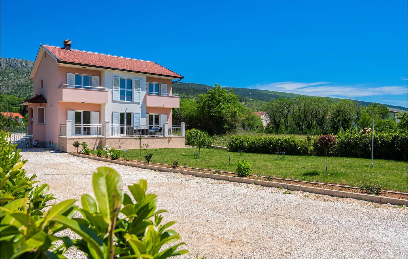 Gemütliche 1-Zimmer-Wohnung mit Pool in der Nähe des Flusses Ričina und des Prološko-Sees in Imotski, Makarska Riviera