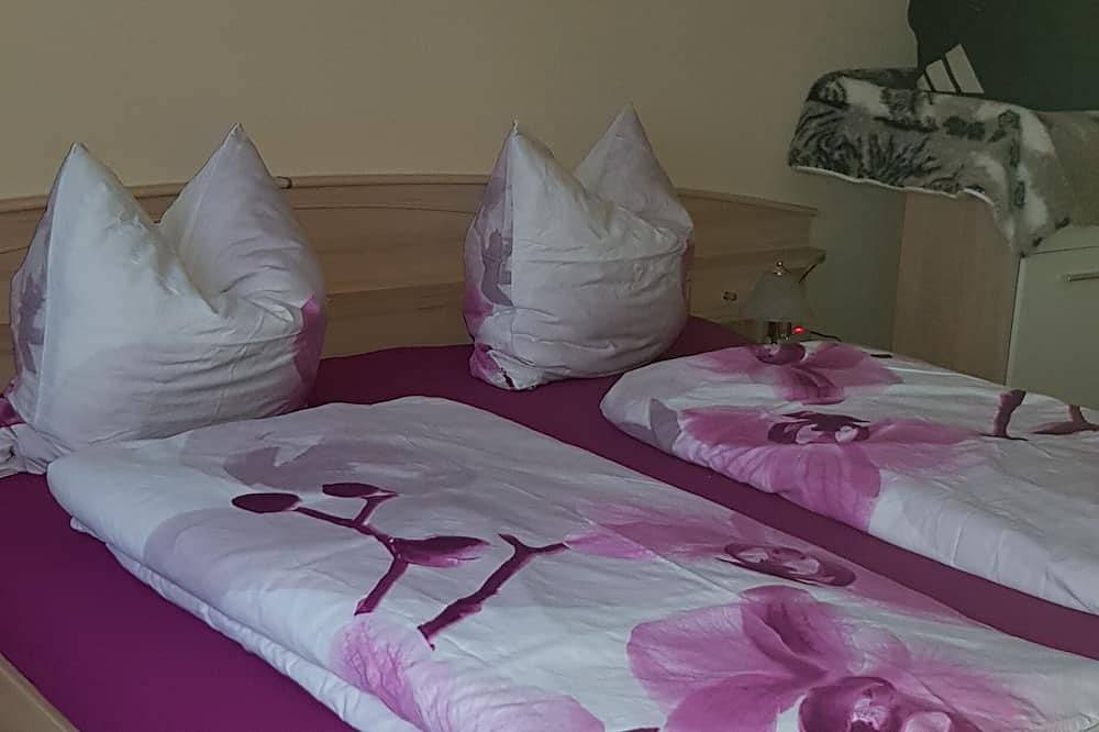 Ganze Wohnung, Im Drachenfelser-Ländchen am Ortsrand gelegens Mehrfamilienhaus in Wachtberg, Rhein-Sieg-Kreis