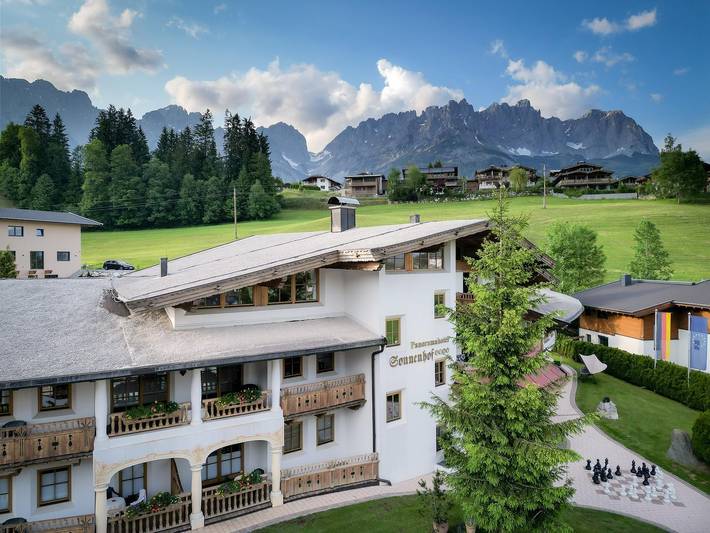 Hotel für 2 Personen, mit Balkon und Whirlpool sowie Terrasse und Garten