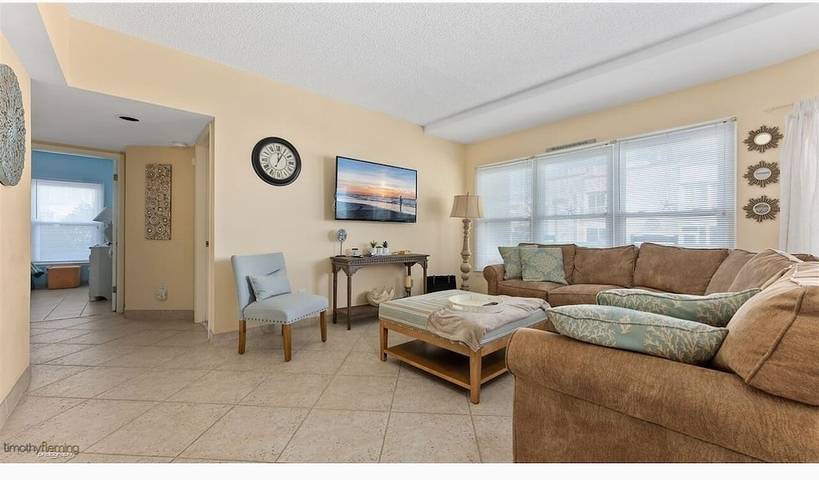 Vacation rental for 8 people, with yard and balcony as well as pool in Wildwood Crest